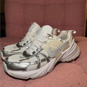 Nike Women's Silver and White Nike V2K Run